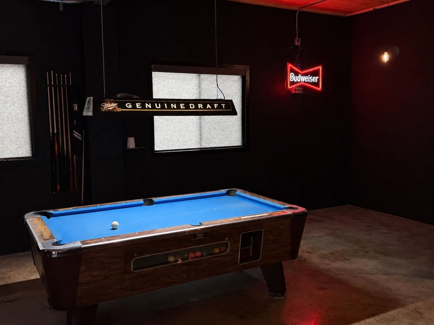Inside Reds Crafted Cocktails in Ponca City, Oklahoma